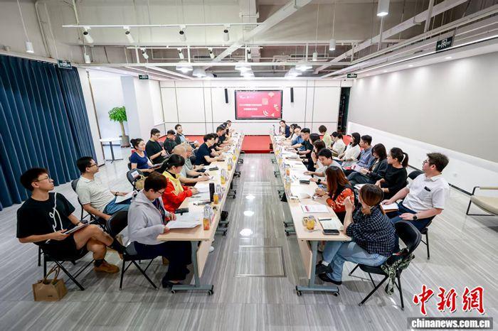 2025北京马拉松赛道全面升级 32000跑者共享双奥之