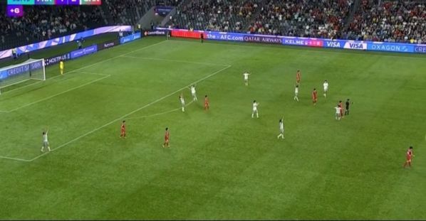 中国女足2-1逆转朝鲜获B组头名 争议判罚引热议