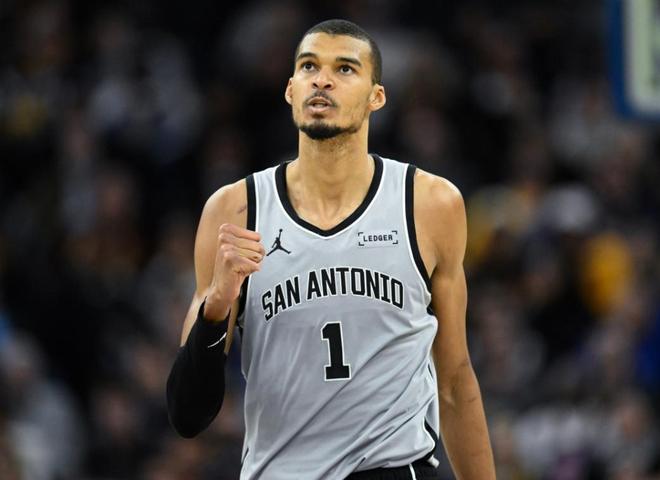 文班亚马统治篮下马刺力克快船创历史纪录