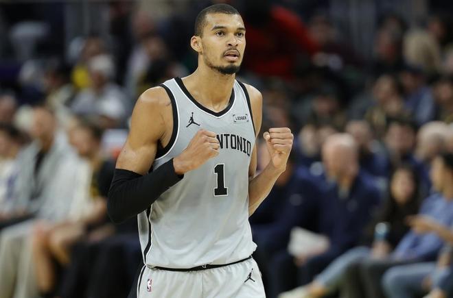 文班亚马统治篮下马刺力克快船创历史纪录