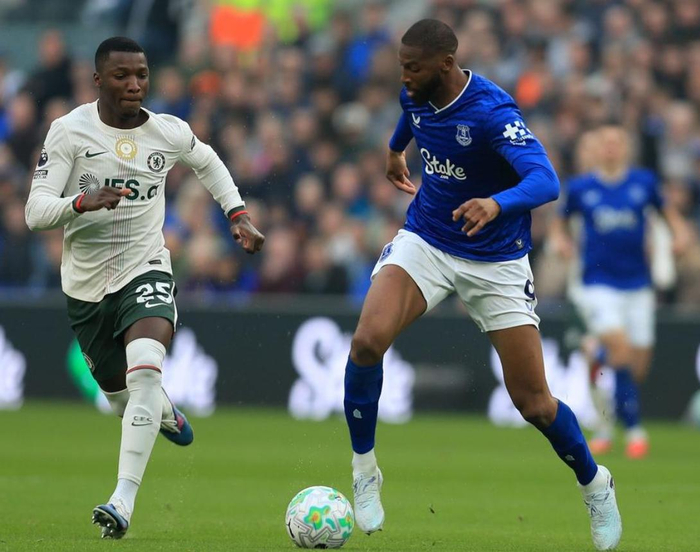 贝托独造三球切尔西客场惨败埃弗顿