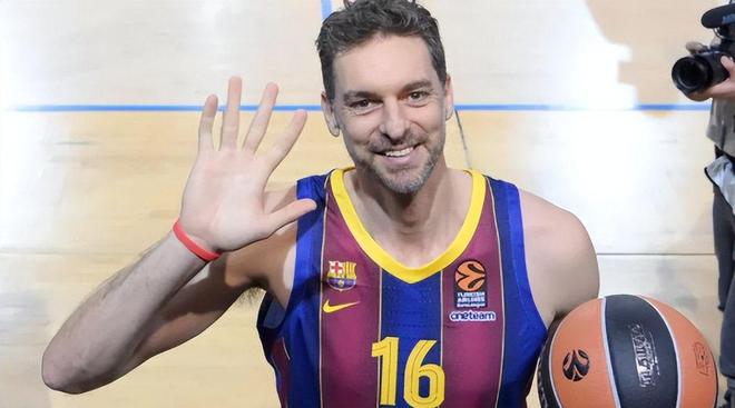 科比影像致敬加索尔：兄弟情谊铸就紫金王朝